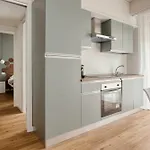 Hostmate - - Imperia's Nest - Romolo Iulm アパート ミラノ