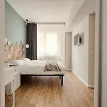 アパート Hostmate - - Imperia's Nest - Romolo Iulm ミラノ