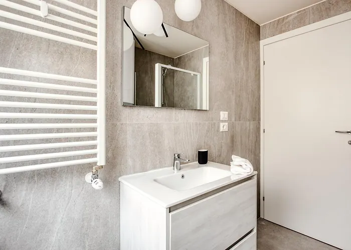 Appartamento Hostmate - - Imperia's Nest - Romolo Iulm *
